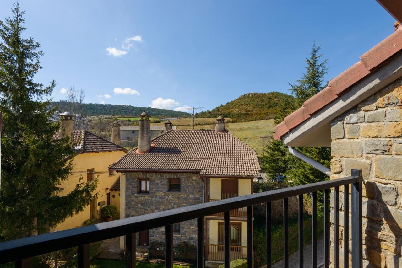 Casa Con Jardin En Hecho Villa Exterior photo